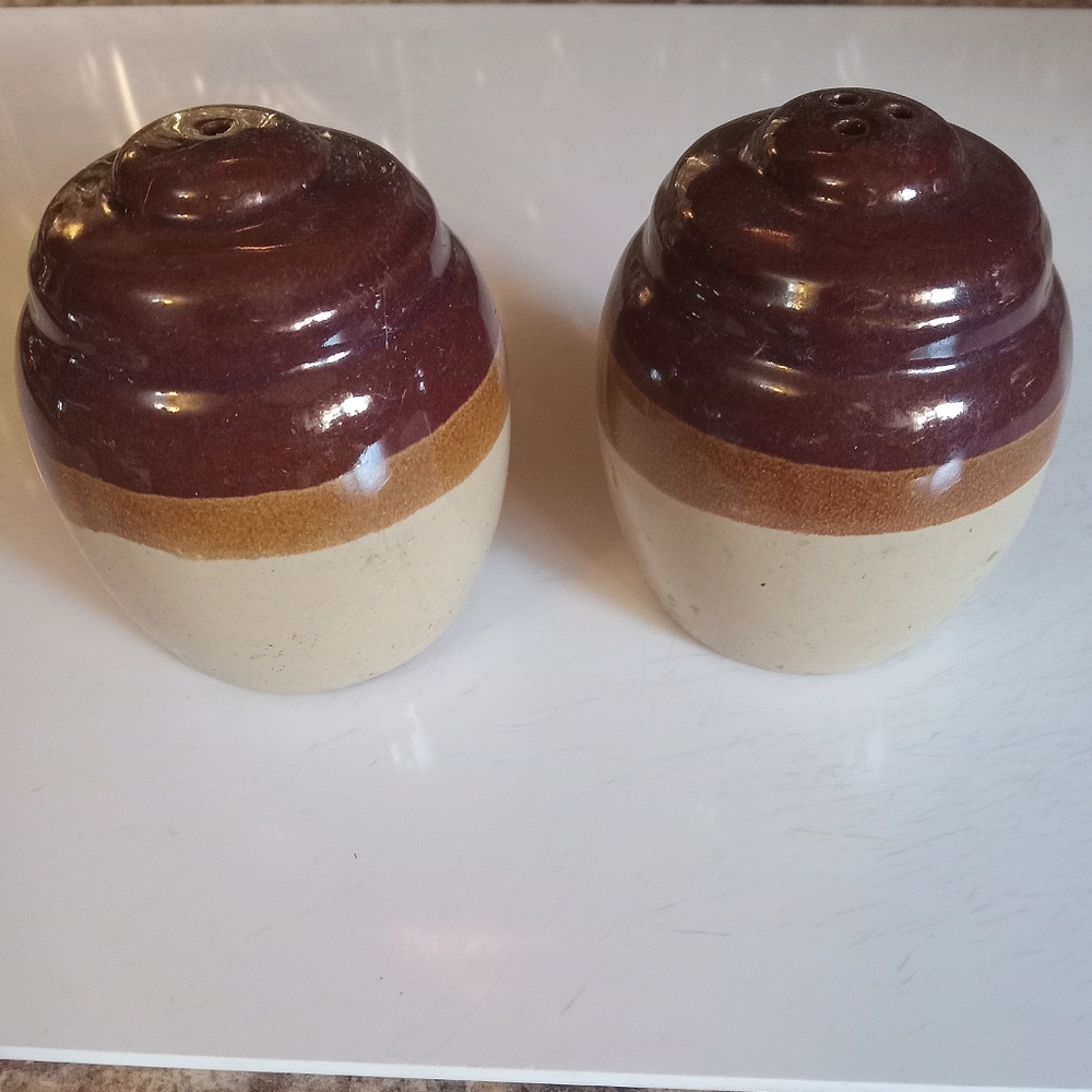 Vintage crocks salt and pepper shakers.  Adorable.